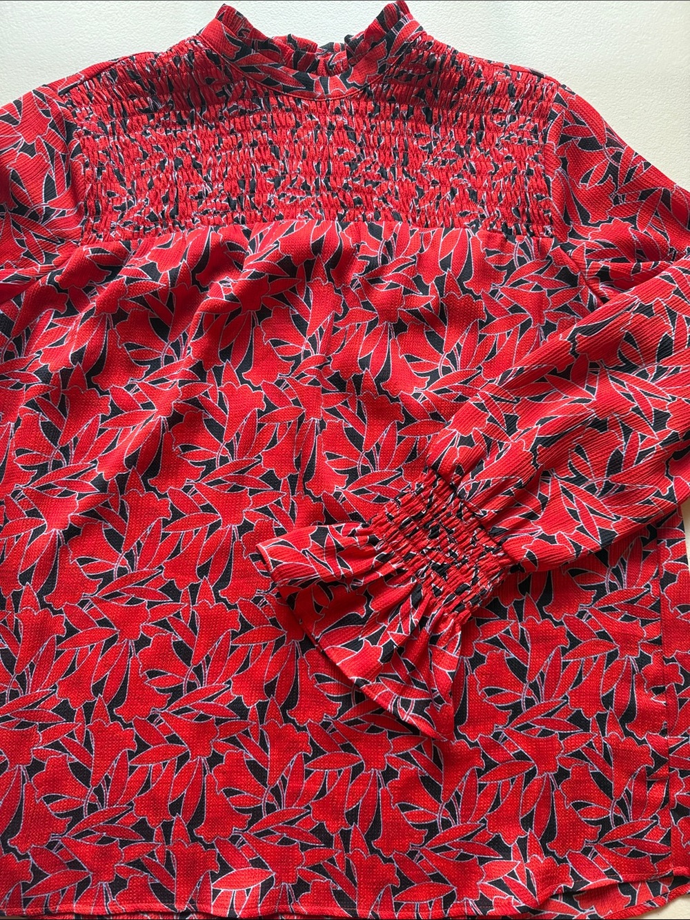 Ann Taylor Red Floral Smocked Yoke Blouse with Red Leaf Print Smocked Cuffs XS - Picture 13 of 14